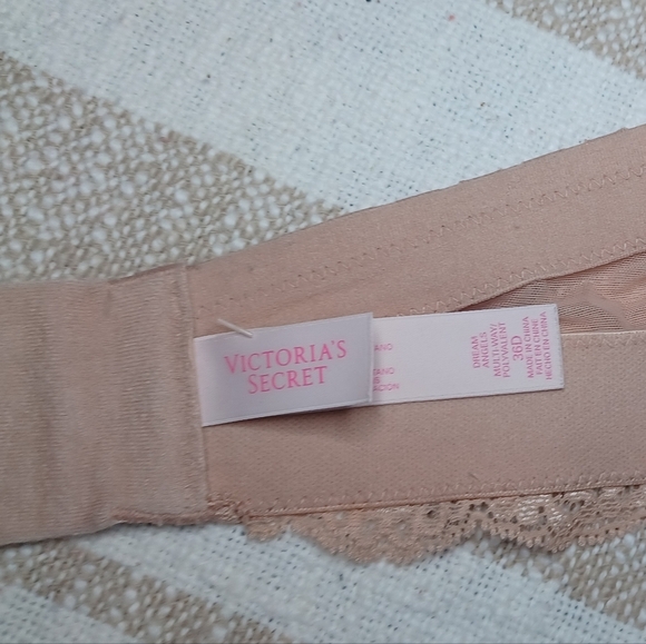 Victoria's Secret Cream Lace Trim Bra - Picture 5 of 7